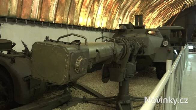 Stalin nechává své maršály soupeřit. Vůdce tráví poslední týdny v paralelním světě