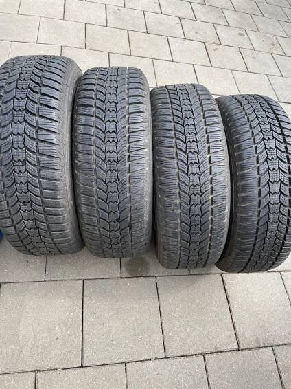 P: zimáky 215/55 R17 - AutoRevue.cz