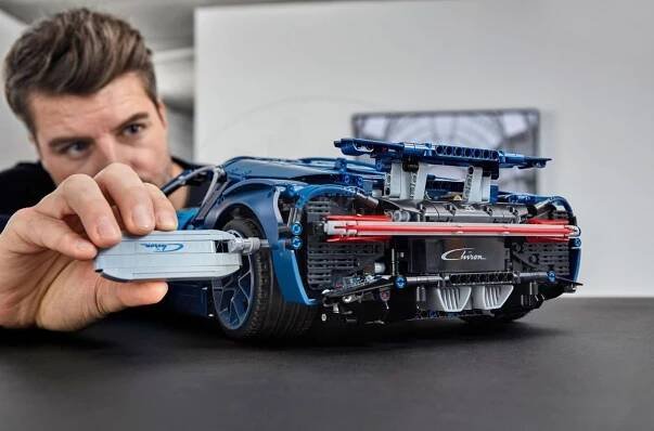 Bugatti Chiron z LEGO Technic kostiček: Pojizdný sporťák postavili na Kladně