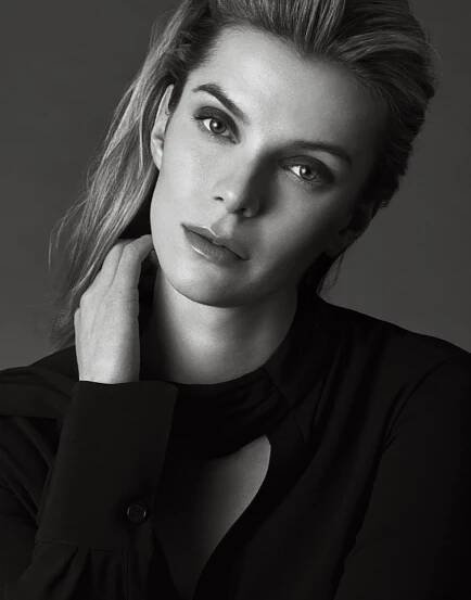 Discovery: Betty Gilpin - Interview Magazine