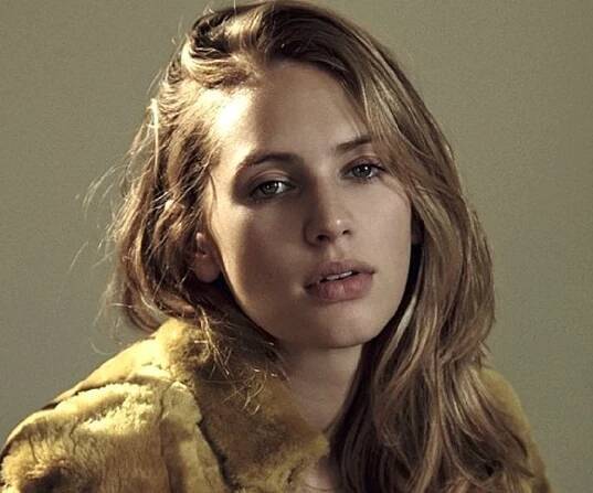 Dylan Penn Biography - Facts, Childhood, Family Life & Achievements