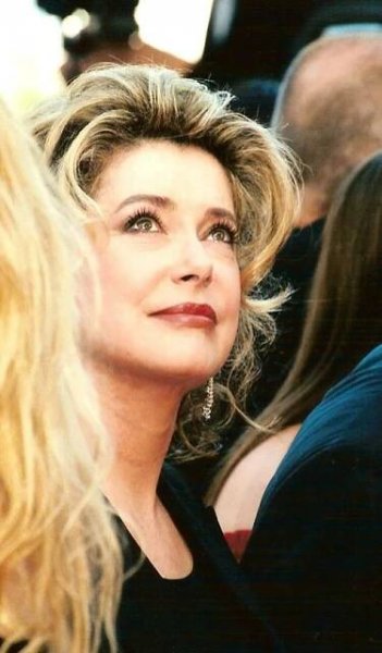 Súbor:Catherine Deneuve 1999.jpg