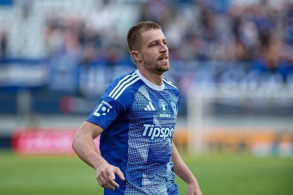 Sparta využila zaváhání Slavie a je první. Plzeň zažila šok, padla na Dukle
