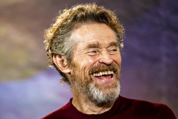 US-Schauspieler Willem Dafoe lächelt während eines Fototermins für den Film ’The Birthday Party’ beim 78. Locarno International Film Festival.