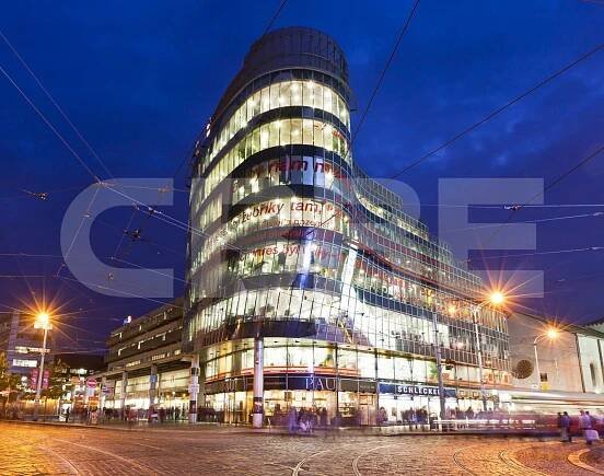 Pronájem obchodních prostor ve Zlatém Andělu v Praze | CBRE