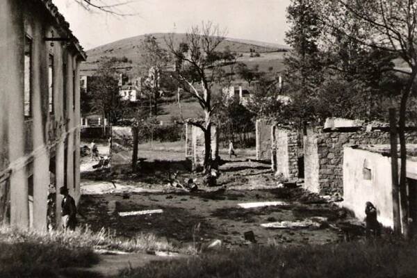 lezaky-1942_180315-173838_ace.jpg | foto: Archív Tomáše Klementa
