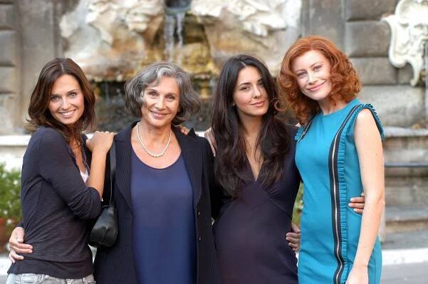 Anna Safroncik, Paola Pitagora, Karin Proia, Giorgia Wurth - Le tre rose di Eva - Episode 1 - Promo