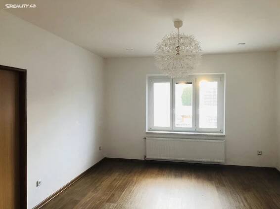 Pronájem bytu 2+1 64 m², náměstí Svobody, Dobříš