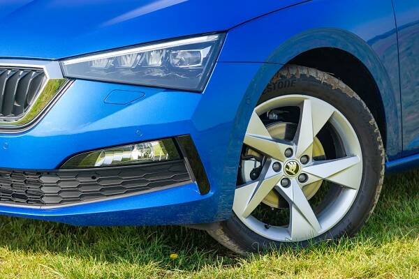 Nová Škoda Scala: Jakou má přezdívku, kolik žere a jak se s ní doopravdy jezdí?