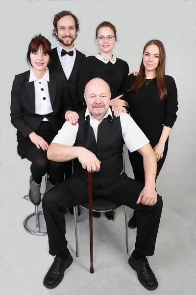Těhotenské či rodinné focení až pro 5 osob i s domácím mazlíčkem