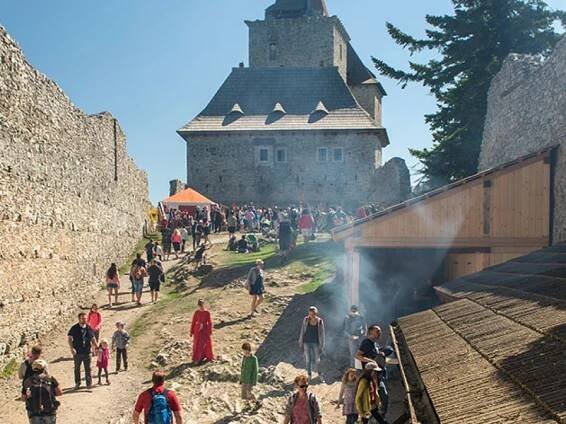 Historie, hudba a divadlo na hradě | Hrad Kašperk
