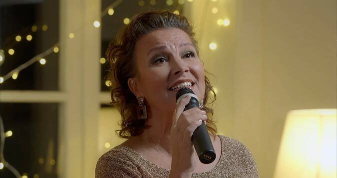 Arja Koriseva: Lähellä ja läsnä (2023)