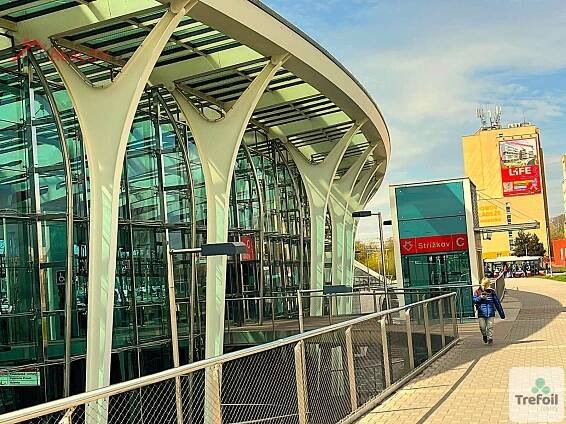 Moderní byt 2+kk s prostornou lodžií v žádané lokalitě Prahy 9 – Prosek | jenreality.cz