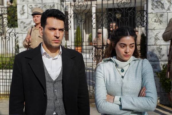 Aziz - Z filmu - Murat Yıldırım, Simay Barlas