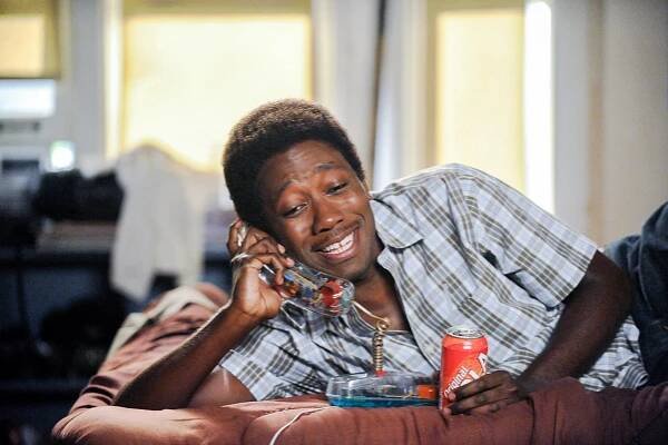 Nová holka - Pevná linka - Z filmu - Lamorne Morris