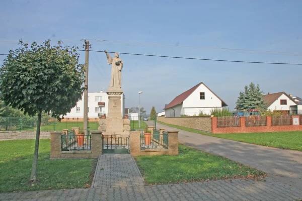 Lužec nad Cidlinou – Wikipedie