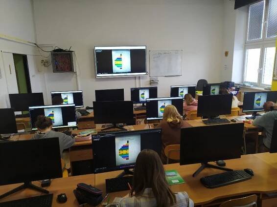 Vánoční tvoření v hodinách informatiky – 4. – 8. třída - ZŠ Dyjákovice