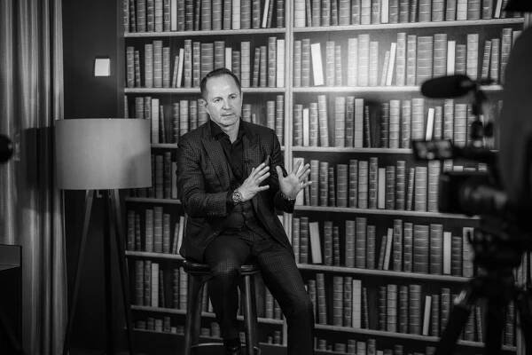 Peter Hacker | Passionate, Internationally Expert for Cyber Crime & Digital Change
