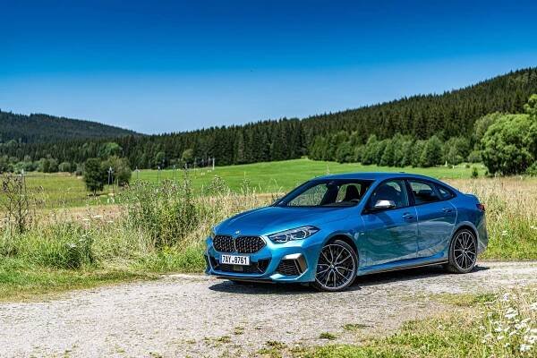 Test BMW M235i xDrive Gran Coupé 2020: Vzhledově možná rozporuplné, jízdně skvělé - roadblog.cz