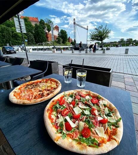 SKY BAR & RESTAURANT – GROBLE.pl