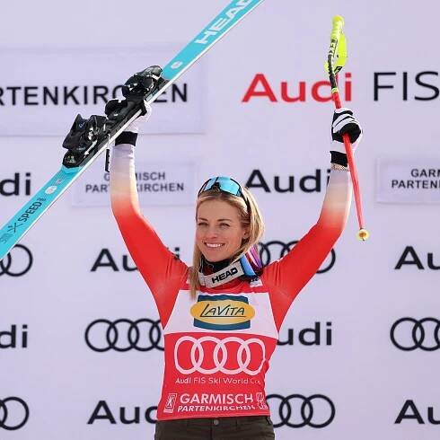 Gut-Behrami earns first win of season, Vonn 13th in super-G