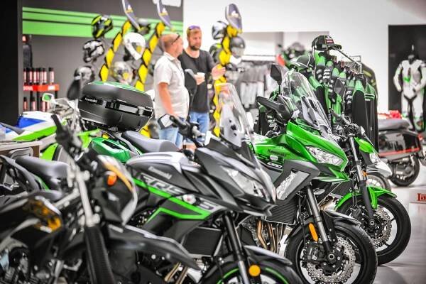 Lambretta, Malaguti, Kawasaki a PSí Hubík v Praze na společné adrese - MOTOHOUSE