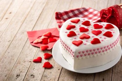Dort ve tvaru srdce je krásným sladkým dárkem, kterým můžete své blízké potěšit nejen na Valentýna