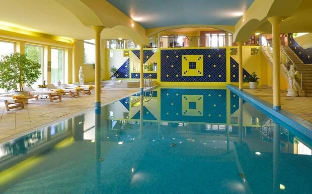 Pobyt u Westfield Chodov v TOP HOTELU Praha **** s polopenzí formou bufetu a neomezeným wellness + fitness