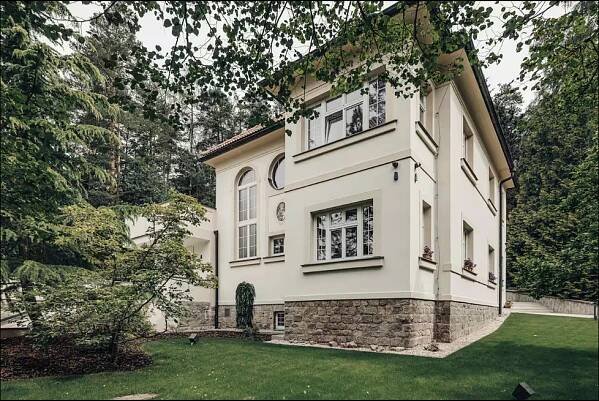 Rychlo hotel z vily Gotta! Za 35 000 Kč na noc