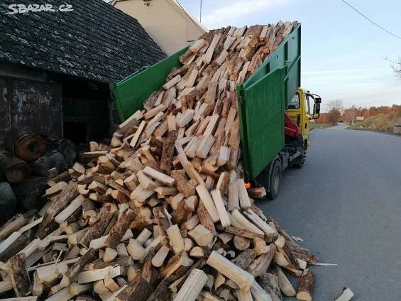Suché palivové dřevo měkké - tvrdé naštípané