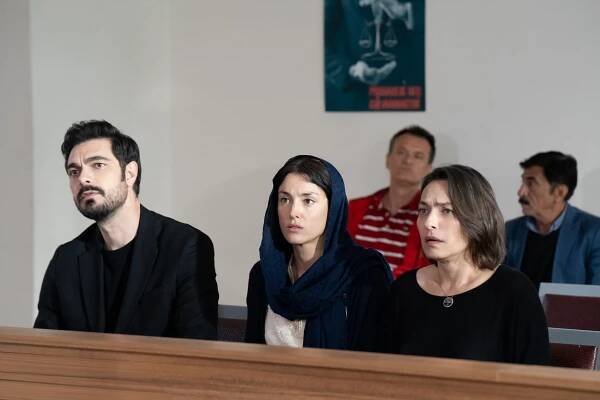 Kirli Sepeti - Episode 32 - Z filmu - Halil İbrahim Ceyhan, Cansu Tosun, Ayça Bingöl
