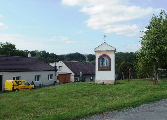 Soubor:Líšnice (SU), kaplička.jpg – Wikipedie