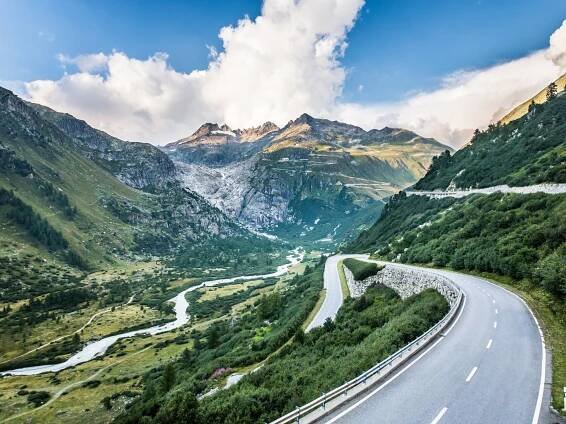 Výlety na motorce v oblasti Urner Alps