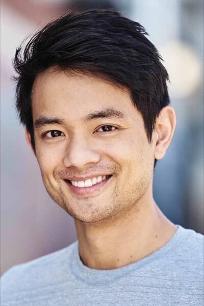 Osric Chau herec