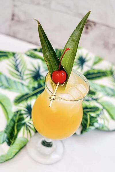Captain Morgan Drinks: Pineapple Rum Cocktails