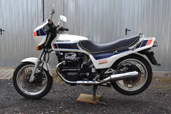 NEdokonalé moto « YoungTimerMoto.cz | DOVOZ – PRODEJ – VÝKUP NOVODOBÝCH MOTO MOTOCYKLOVÝCH KLASIK & CAFÉ ♠