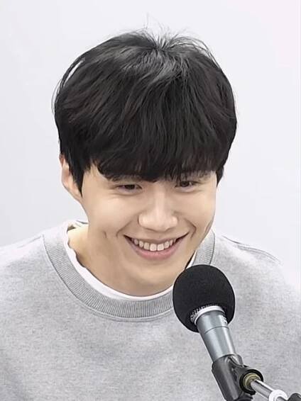 Soubor:Kim Seon-ho 2020.jpg – Wikipedie