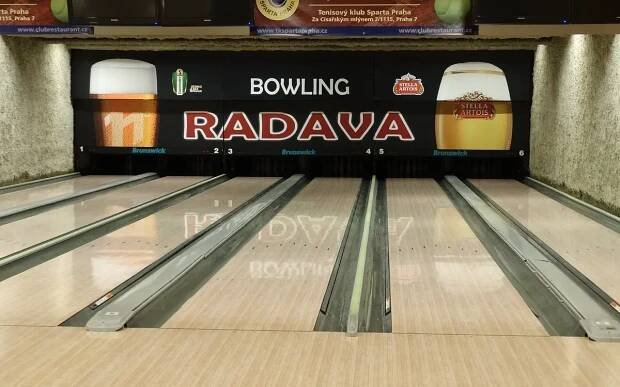 1 hod. bowlingu a 4 piva nebo točené limonády