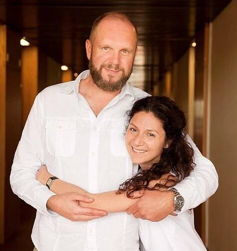 Nahé fotky i trapas v bazénu. Ondříčkova maminka testovala jeho partnerky