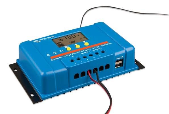Solární regulátor nabíjení BlueSolar PWM (DUO) LCD&USB | Victron Energy