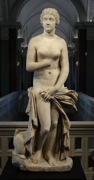 Lucilla - Wikipedia