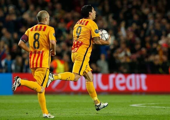 Živě: Barcelona - Atlético Madrid, po vyloučení Torrese vystřelil Barce výhru Suárez
