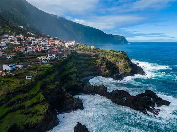 9 Destinations With Cheap Flight Deals for Summer Travel