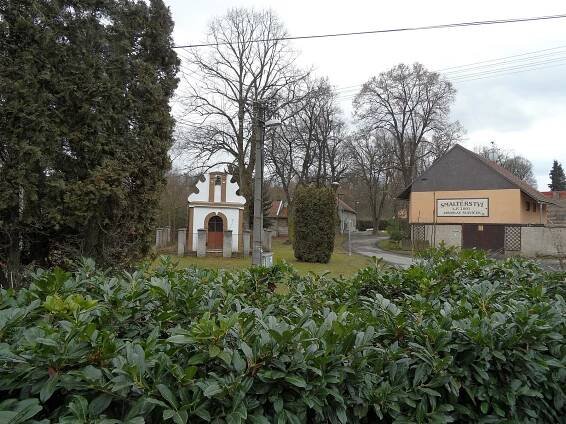 Soubor:Miskovice(Trebovle) C. NavesSKaplickou.jpg