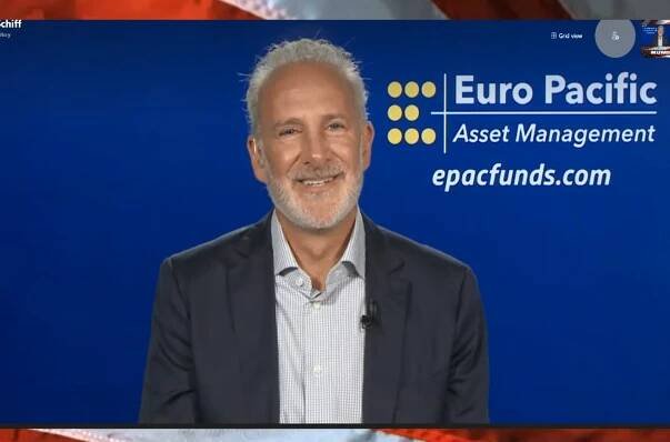 Fed Fears Complete Economic Collapse – Peter Schiff