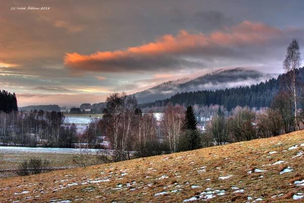 ŠUMAVA OBRAZEM: Svítání u Horní Vltavice / Foto: Václav ŠTĚTINAZa krásnější Vimperk