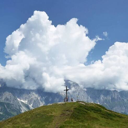 Schneeberg ganz in grün