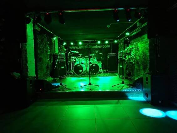 Proberäume Musikbunker Frankfurt Römerstadt Proberaum Bühne