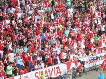 OBRAZEM: Strakoničtí fanoušci Slavie Praha vyrazili fandit na Evropskou ligu
