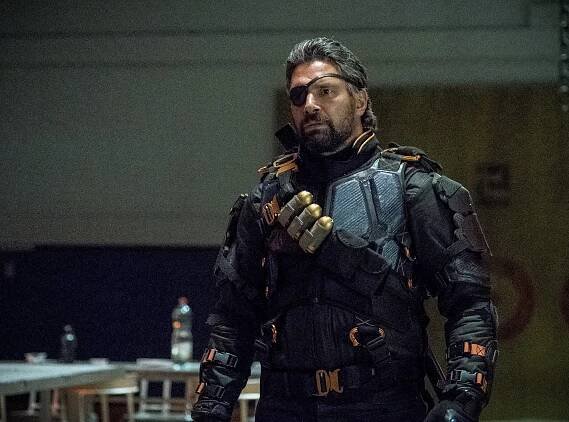 Manu Bennett - Arrow - Deathstroke se vrací - Z filmu